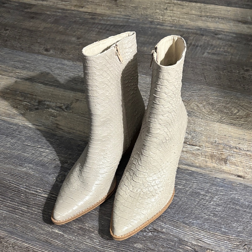 Matisse Cream Crocodile-Patterned Ankle Boots